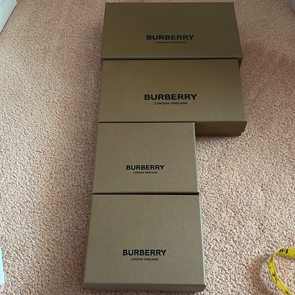 (4) Burberry boxes brand 2 sizes 100% Authentic - Picture 14 of 14
